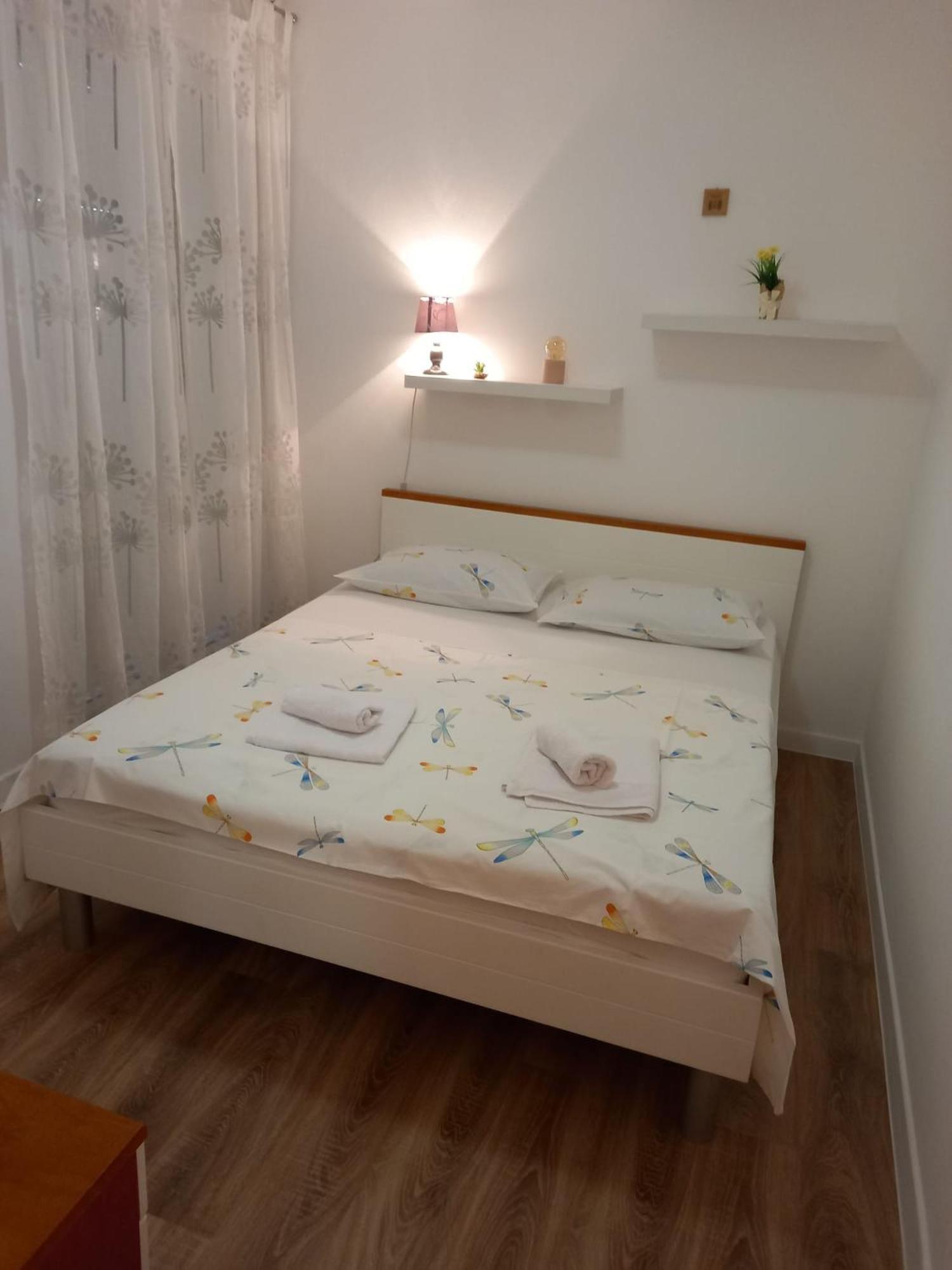 Apartman Kulas Biograd Na Moru Eksteriør billede